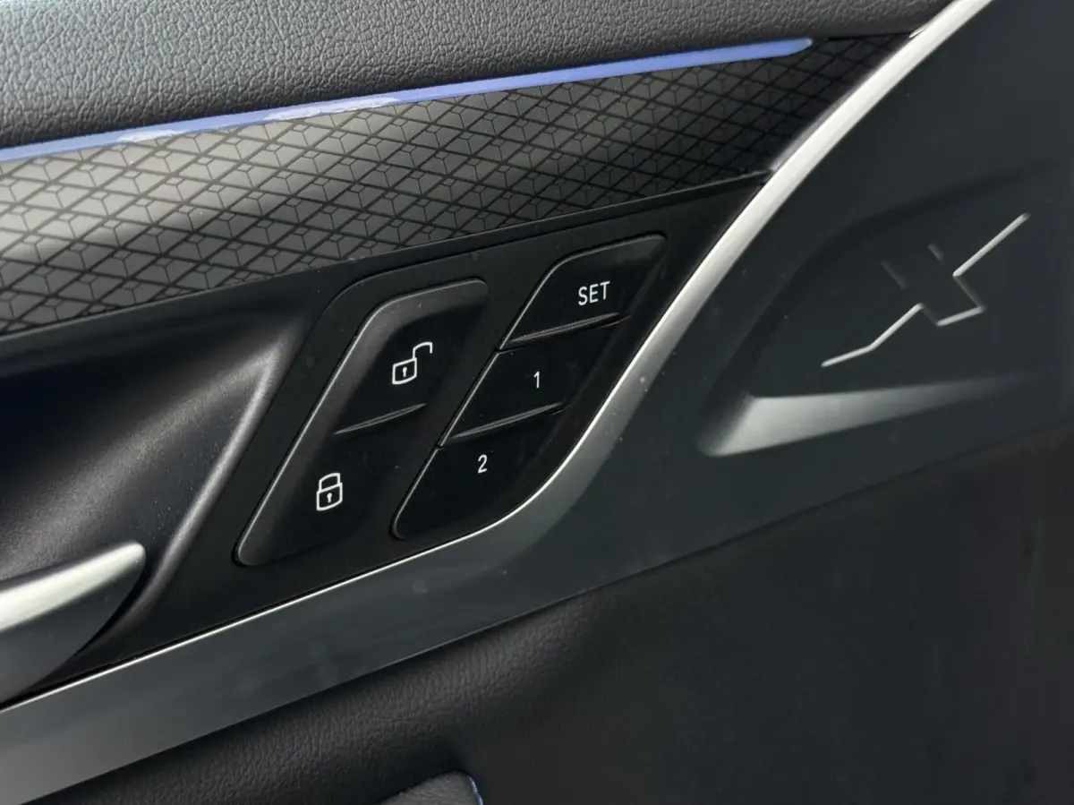 xDrive30e M-Sport | Pano | HUD | ACC | Leder | memory | Harman Kardon