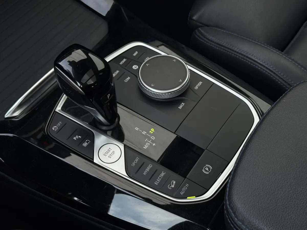 xDrive30e M-Sport | Pano | HUD | ACC | Leder | memory | Harman Kardon