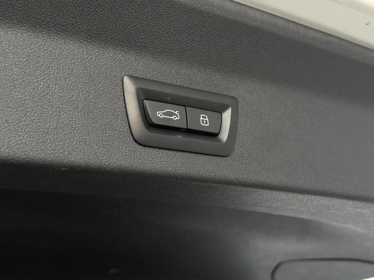 xDrive30e M-Sport | Pano | HUD | ACC | Leder | memory | Harman Kardon