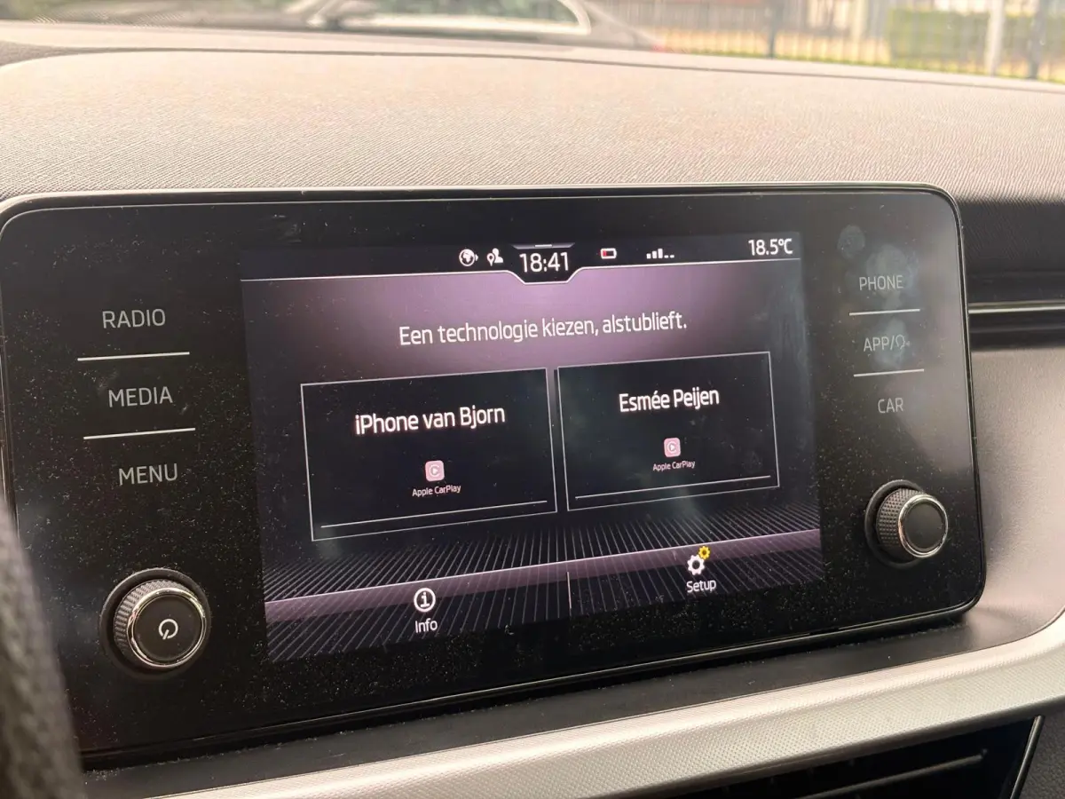 1.0 TSI Sport Business NARDO GREY! | NL-AUTO | CARPLAY | DIG DASH | ACHTERCAM | STOELVERW | CLIMATE | GOED ONDERH |