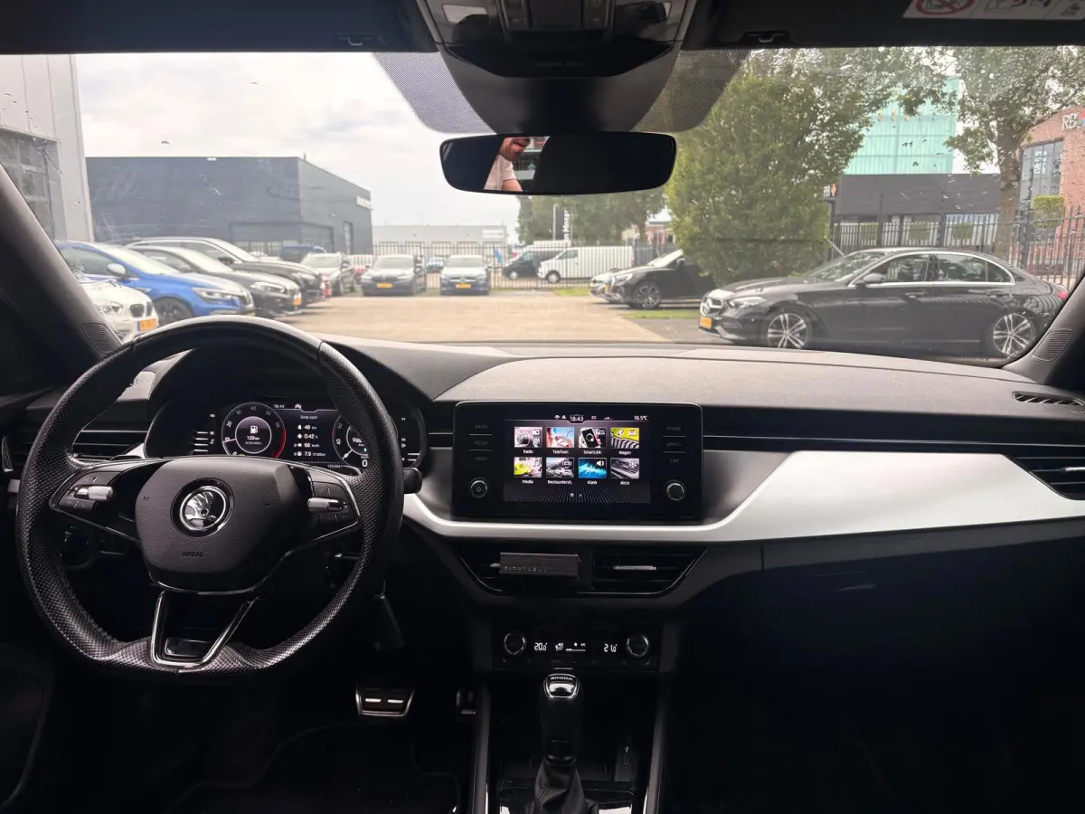 1.0 TSI Sport Business NARDO GREY! | NL-AUTO | CARPLAY | DIG DASH | ACHTERCAM | STOELVERW | CLIMATE | GOED ONDERH |