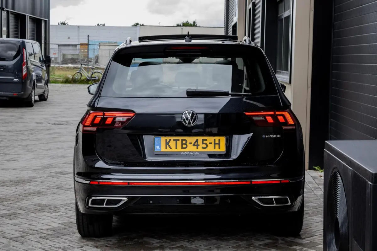 1.4 TSI eHybrid R-Line | PANO | IQ-LIGHT | ADAPTIVE | 245PK