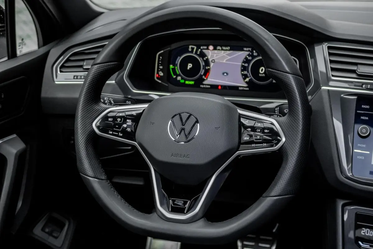 1.4 TSI eHybrid R-Line | PANO | IQ-LIGHT | ADAPTIVE | 245PK