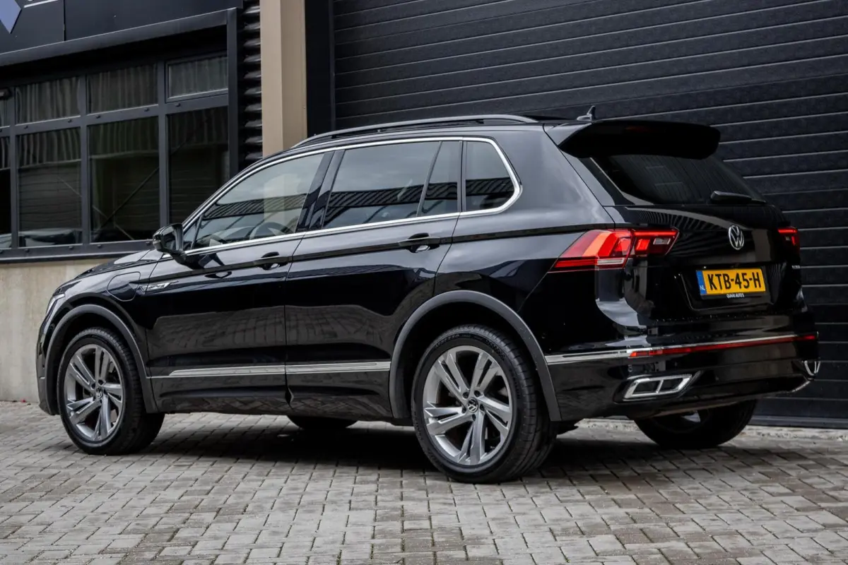 1.4 TSI eHybrid R-Line | PANO | IQ-LIGHT | ADAPTIVE | 245PK