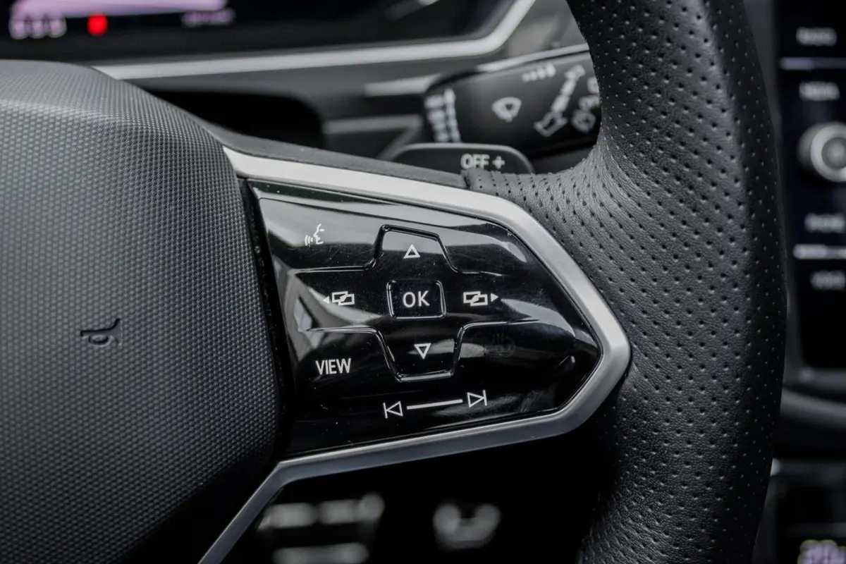 1.4 TSI eHybrid R-Line | PANO | IQ-LIGHT | ADAPTIVE | 245PK