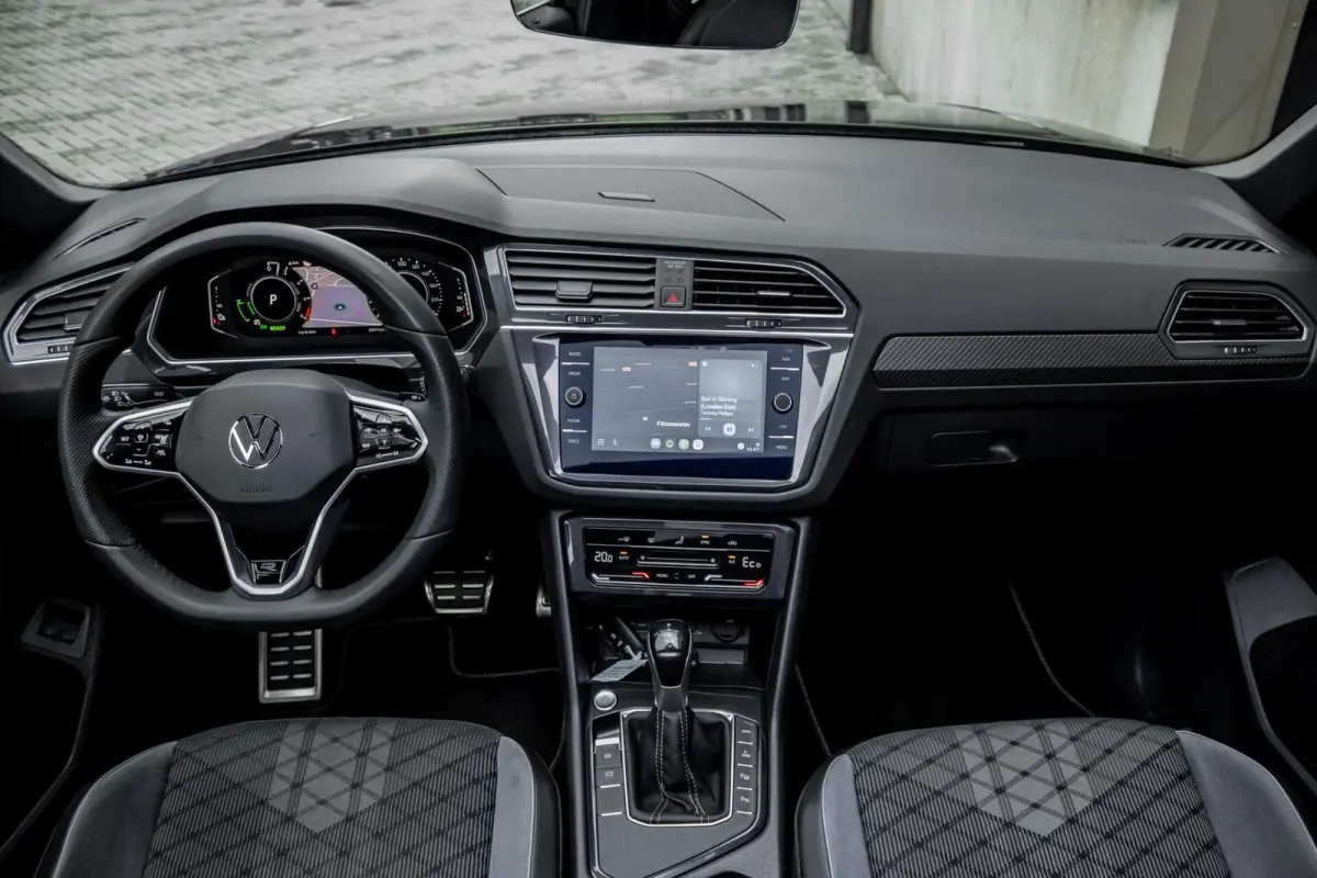 1.4 TSI eHybrid R-Line | PANO | IQ-LIGHT | ADAPTIVE | 245PK