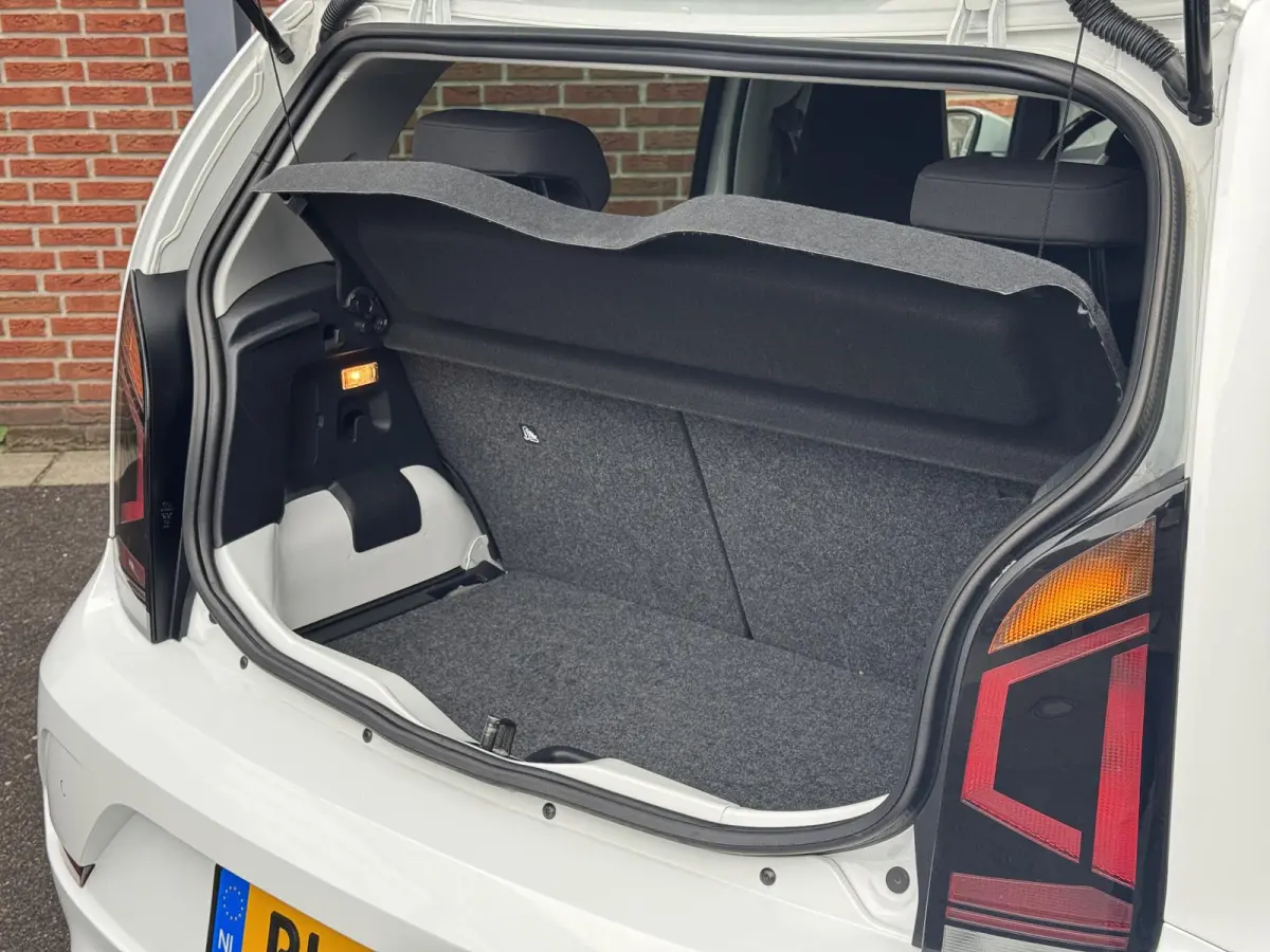 Up! 1.0 BMT high up! | Panoramadak | Parkeersensoren | LM-velgen | Cruise Control | All Season banden |