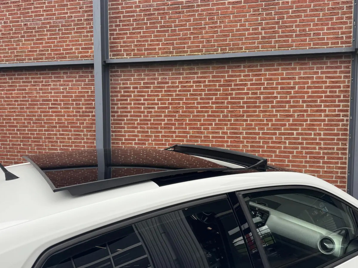 Up! 1.0 BMT high up! | Panoramadak | Parkeersensoren | LM-velgen | Cruise Control | All Season banden |