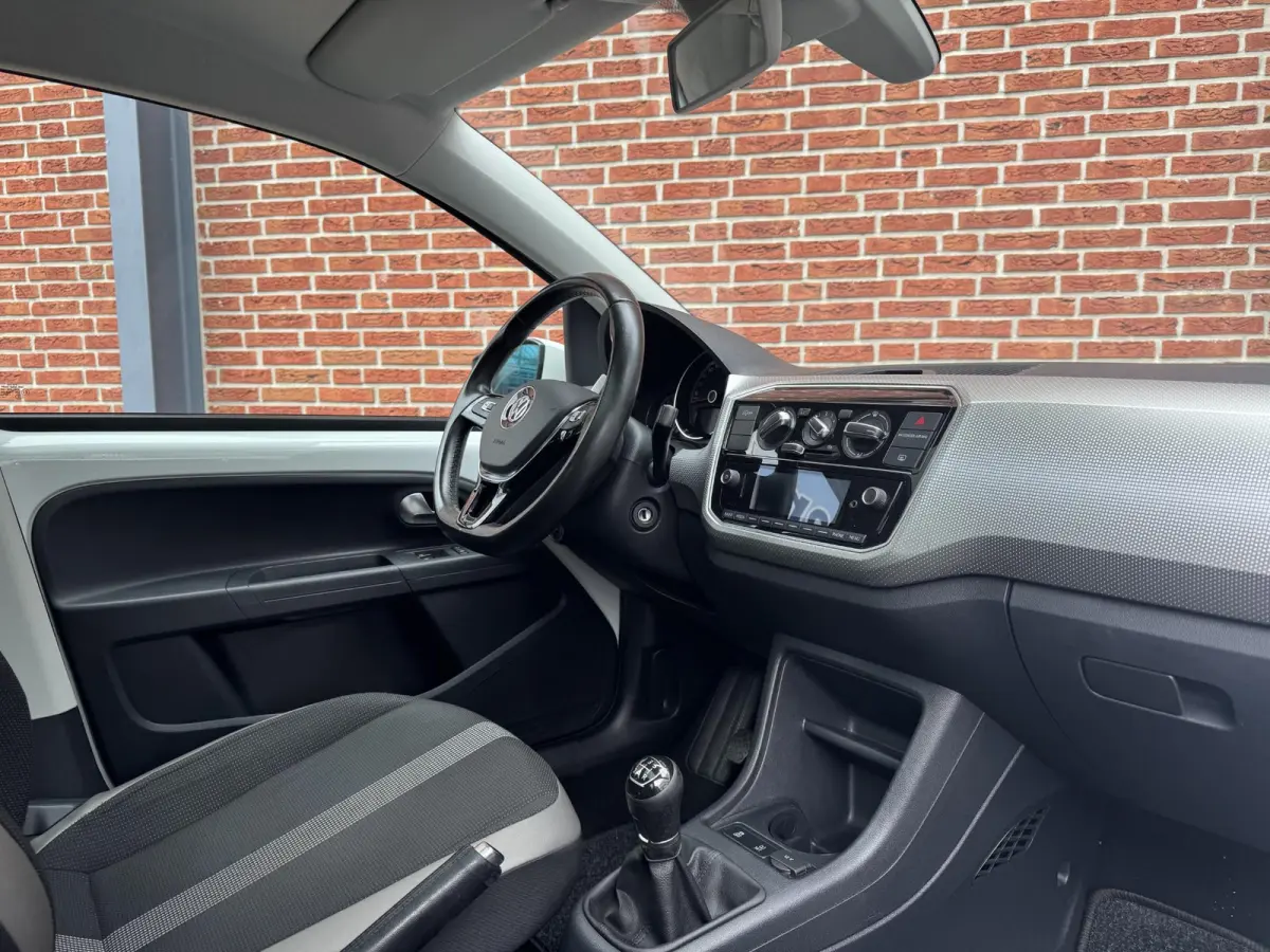 Up! 1.0 BMT high up! | Panoramadak | Parkeersensoren | LM-velgen | Cruise Control | All Season banden |