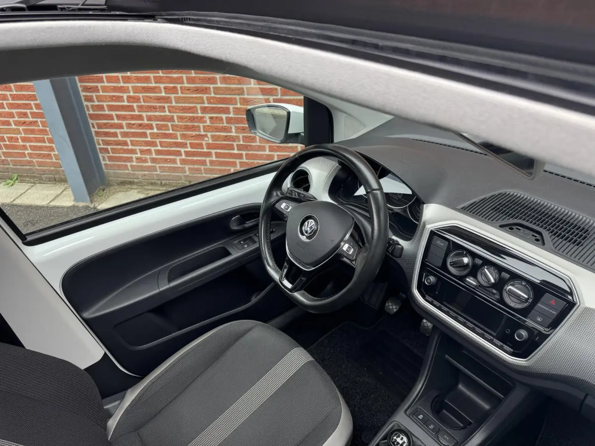 Up! 1.0 BMT high up! | Panoramadak | Parkeersensoren | LM-velgen | Cruise Control | All Season banden |