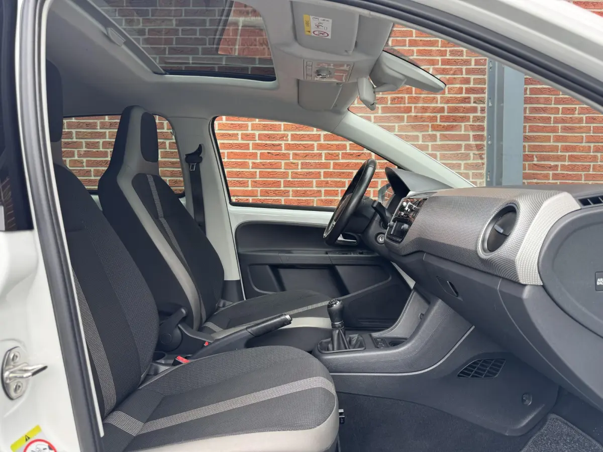 Up! 1.0 BMT high up! | Panoramadak | Parkeersensoren | LM-velgen | Cruise Control | All Season banden |