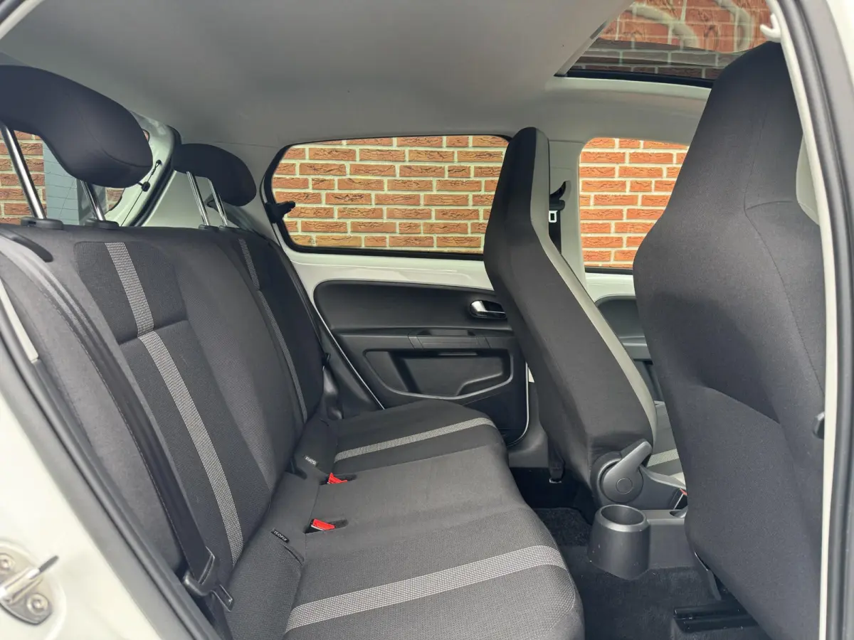 Up! 1.0 BMT high up! | Panoramadak | Parkeersensoren | LM-velgen | Cruise Control | All Season banden |