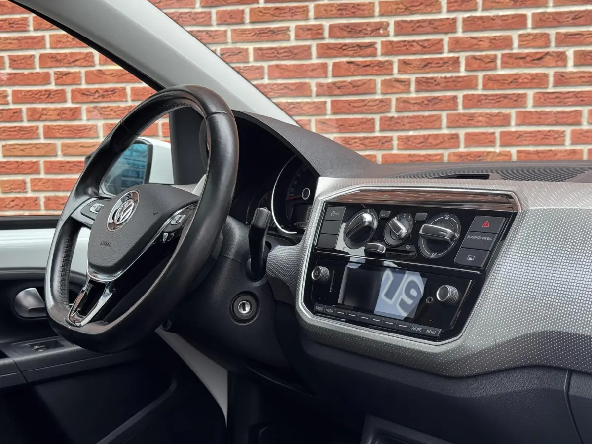Up! 1.0 BMT high up! | Panoramadak | Parkeersensoren | LM-velgen | Cruise Control | All Season banden |
