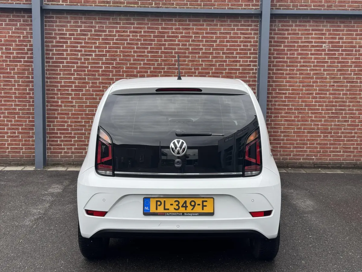 Up! 1.0 BMT high up! | Panoramadak | Parkeersensoren | LM-velgen | Cruise Control | All Season banden |