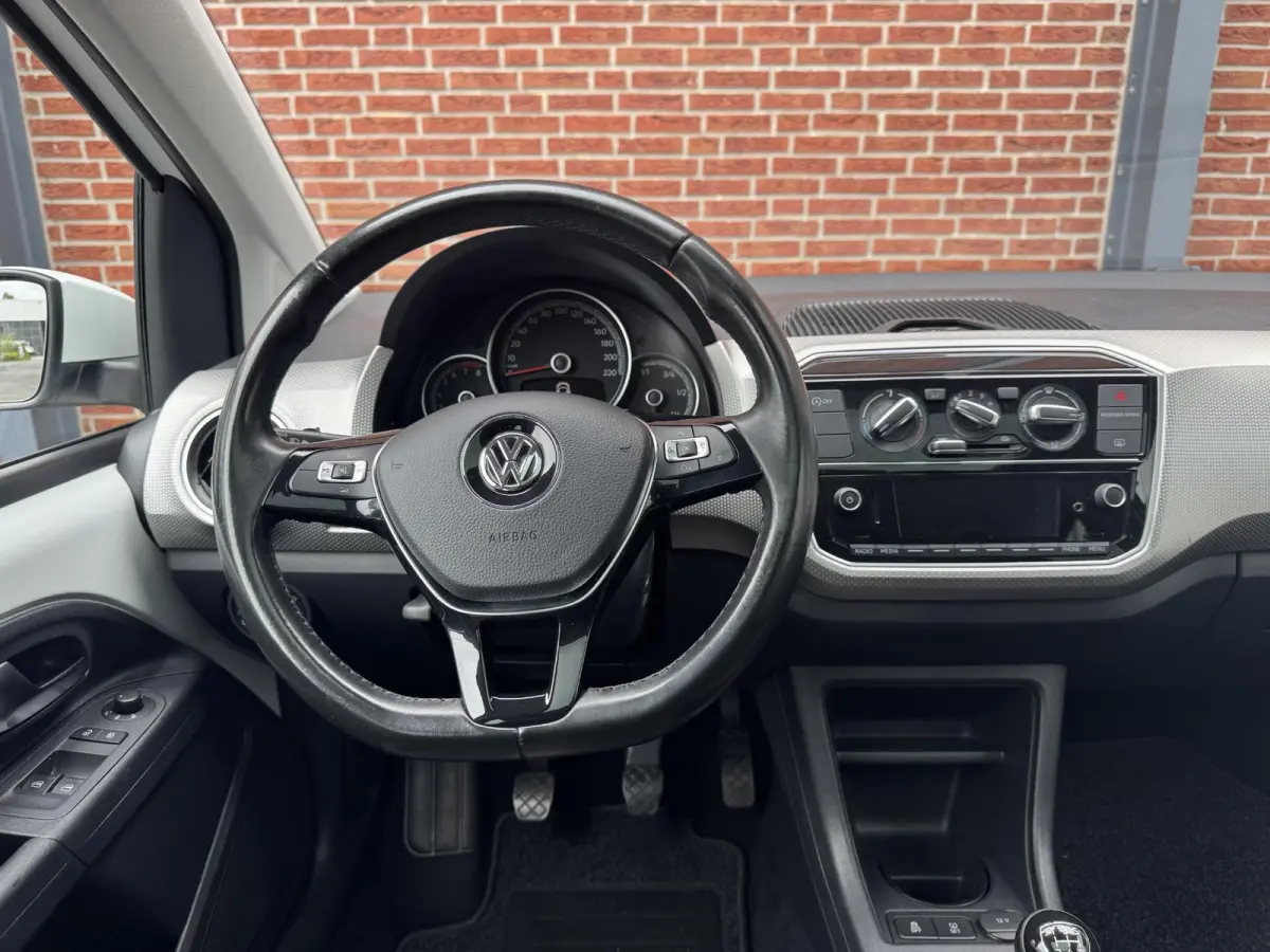 Up! 1.0 BMT high up! | Panoramadak | Parkeersensoren | LM-velgen | Cruise Control | All Season banden |