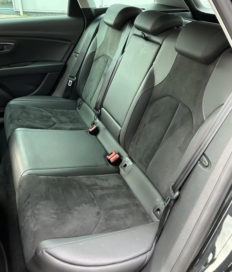 1.0 EcoTSI Style Business Intense 116PK | AUTOMAAT | NL AUTO | NAP | Trekhaak | Led Koplampen | Sport Stoelen | Alcatara Bekleding | Apple Carplay/Android Auto | Navigatie | Apple Carplay | 