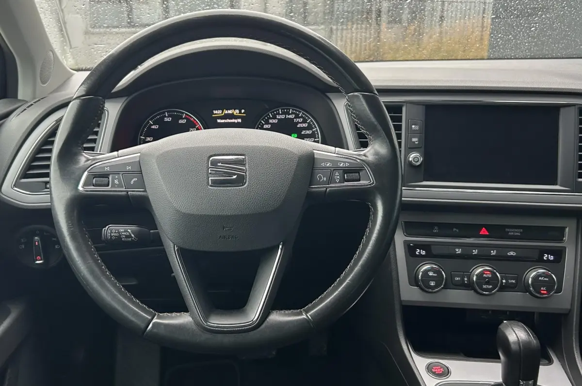 1.0 EcoTSI Style Business Intense 116PK | AUTOMAAT | NL AUTO | NAP | Trekhaak | Led Koplampen | Sport Stoelen | Alcatara Bekleding | Apple Carplay/Android Auto | Navigatie | Apple Carplay | 