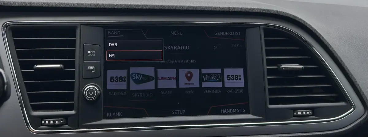 1.0 EcoTSI Style Business Intense 116PK | AUTOMAAT | NL AUTO | NAP | Trekhaak | Led Koplampen | Sport Stoelen | Alcatara Bekleding | Apple Carplay/Android Auto | Navigatie | Apple Carplay | 