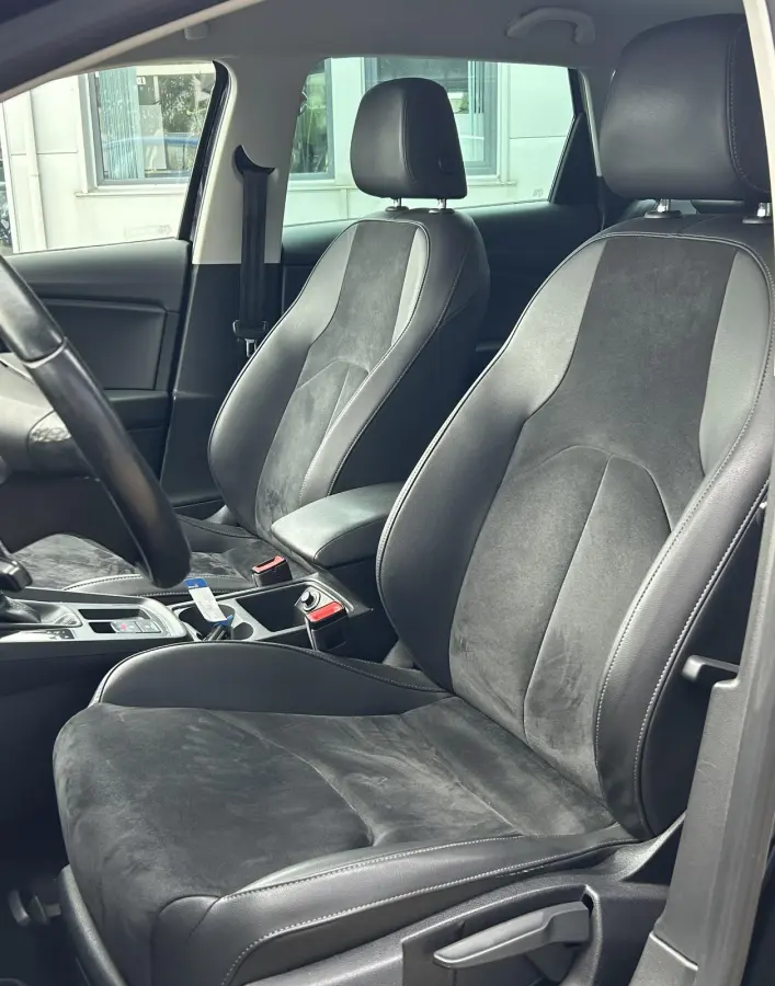 1.0 EcoTSI Style Business Intense 116PK | AUTOMAAT | NL AUTO | NAP | Trekhaak | Led Koplampen | Sport Stoelen | Alcatara Bekleding | Apple Carplay/Android Auto | Navigatie | Apple Carplay | 