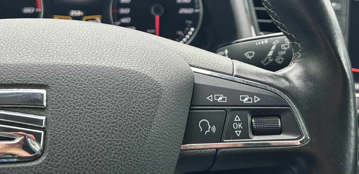 1.0 EcoTSI Style Business Intense 116PK | AUTOMAAT | NL AUTO | NAP | Trekhaak | Led Koplampen | Sport Stoelen | Alcatara Bekleding | Apple Carplay/Android Auto | Navigatie | Apple Carplay | 