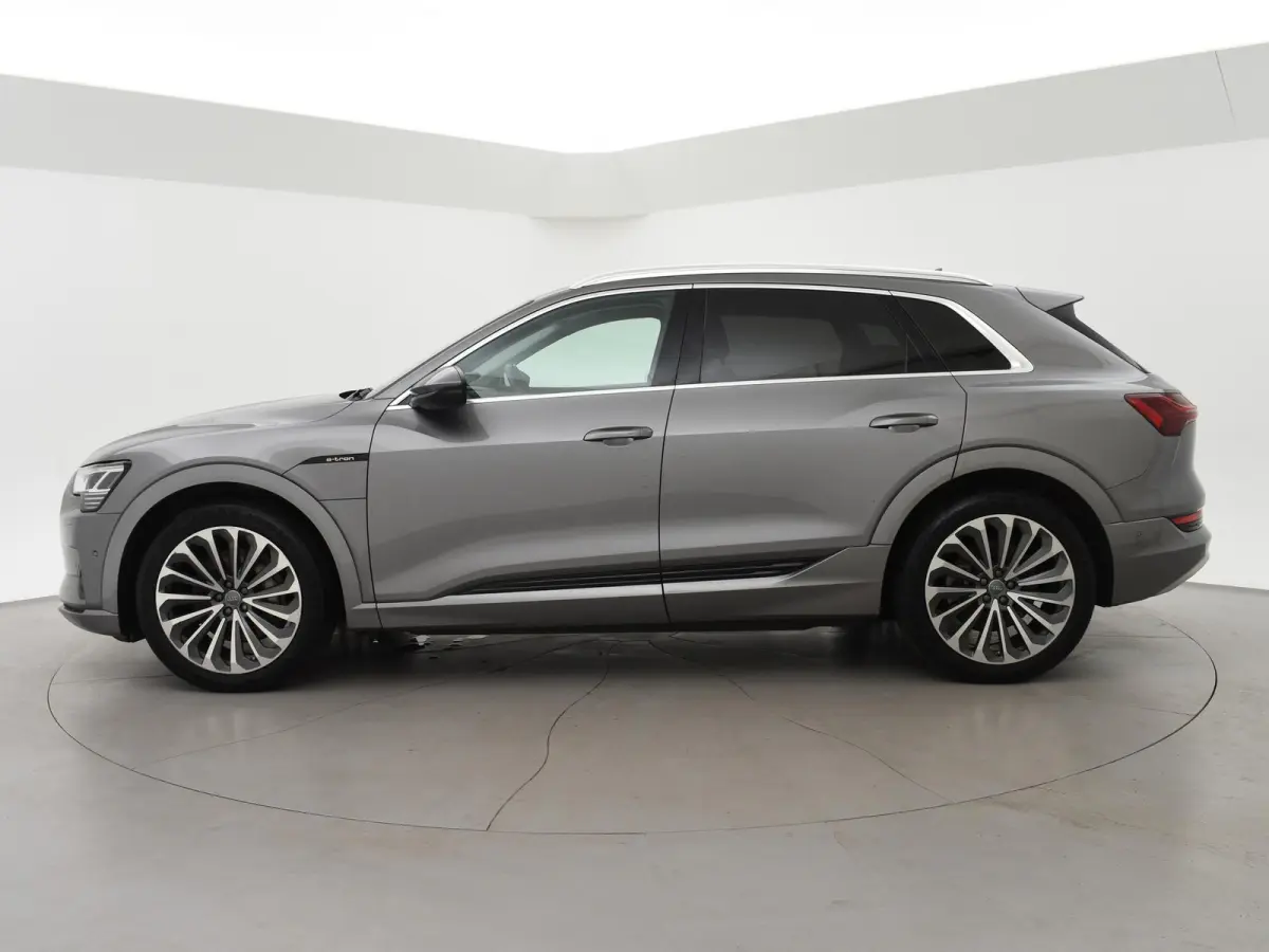 55 95 KWH 408 PK + 21 INCH | LEDER | ADAPTIVE CRUISE | LUCHTVERING | CARPLAY | CAMERA