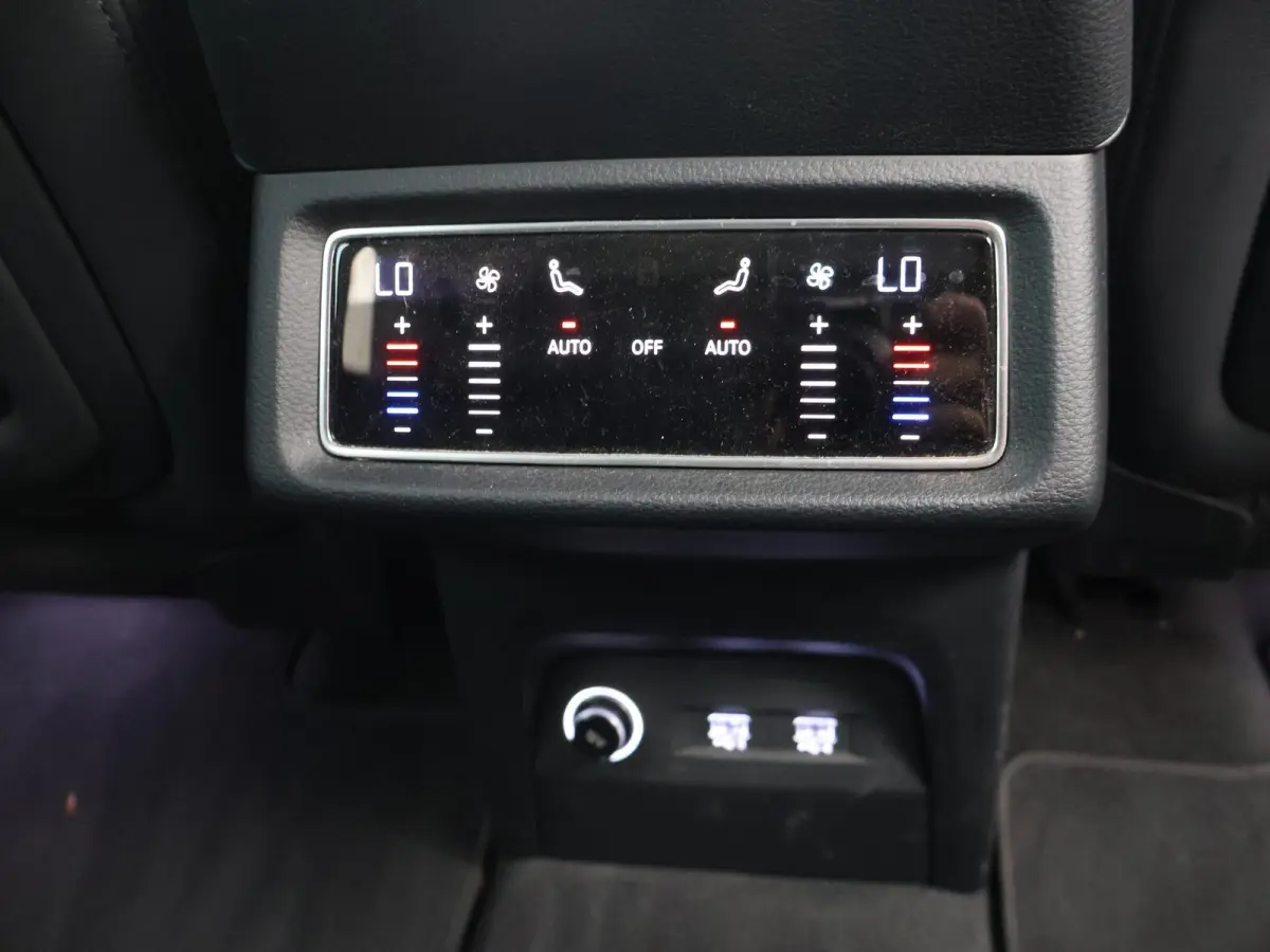 55 95 KWH 408 PK + 21 INCH | LEDER | ADAPTIVE CRUISE | LUCHTVERING | CARPLAY | CAMERA
