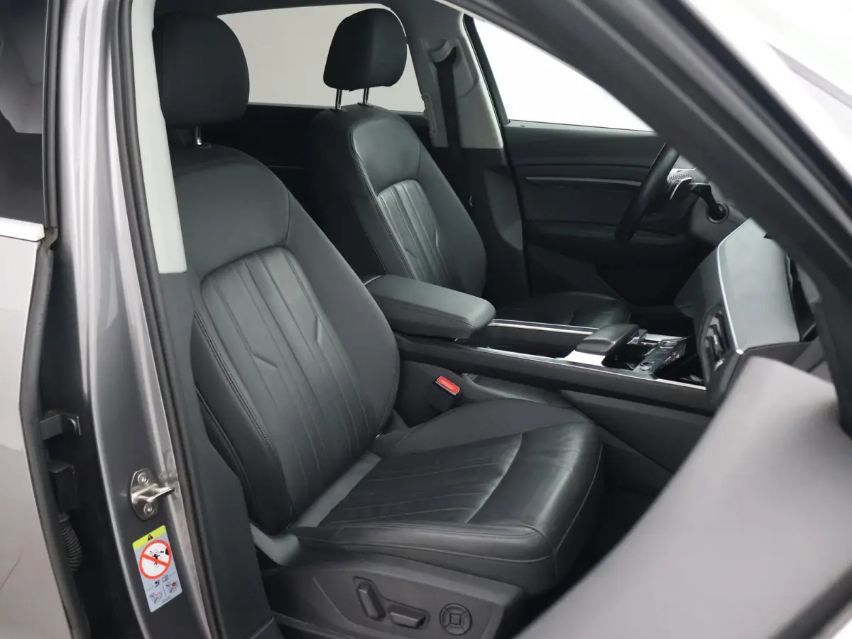 55 95 KWH 408 PK + 21 INCH | LEDER | ADAPTIVE CRUISE | LUCHTVERING | CARPLAY | CAMERA