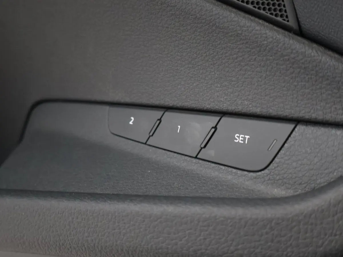 55 95 KWH 408 PK + 21 INCH | LEDER | ADAPTIVE CRUISE | LUCHTVERING | CARPLAY | CAMERA