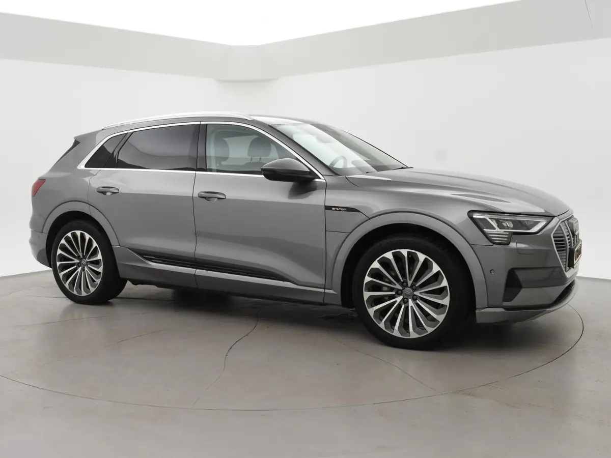 55 95 KWH 408 PK + 21 INCH | LEDER | ADAPTIVE CRUISE | LUCHTVERING | CARPLAY | CAMERA