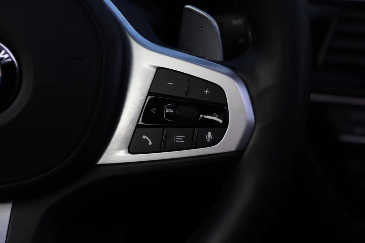 530i xDrive High Executive | PANO | HUD | ACC | 360° | ACHTERASBESTURING | DISPLAY KEY