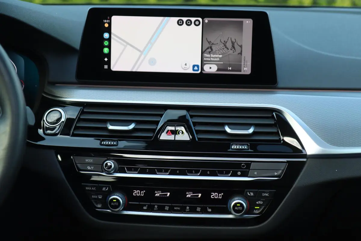 530i xDrive High Executive | PANO | HUD | ACC | 360° | ACHTERASBESTURING | DISPLAY KEY