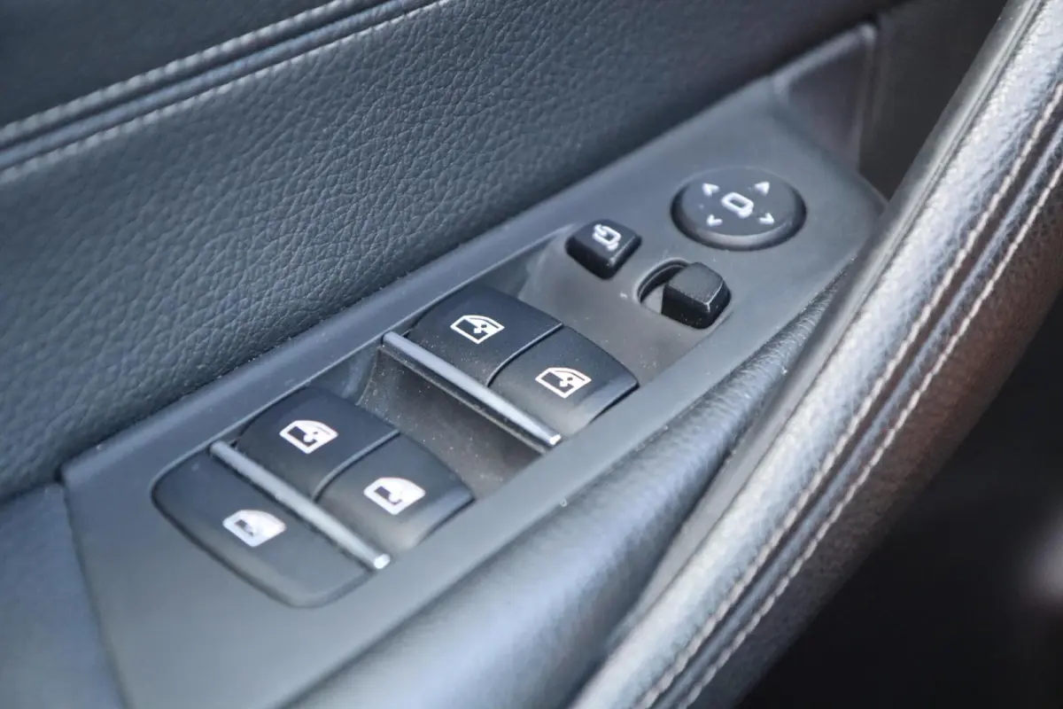 530i xDrive High Executive | PANO | HUD | ACC | 360° | ACHTERASBESTURING | DISPLAY KEY
