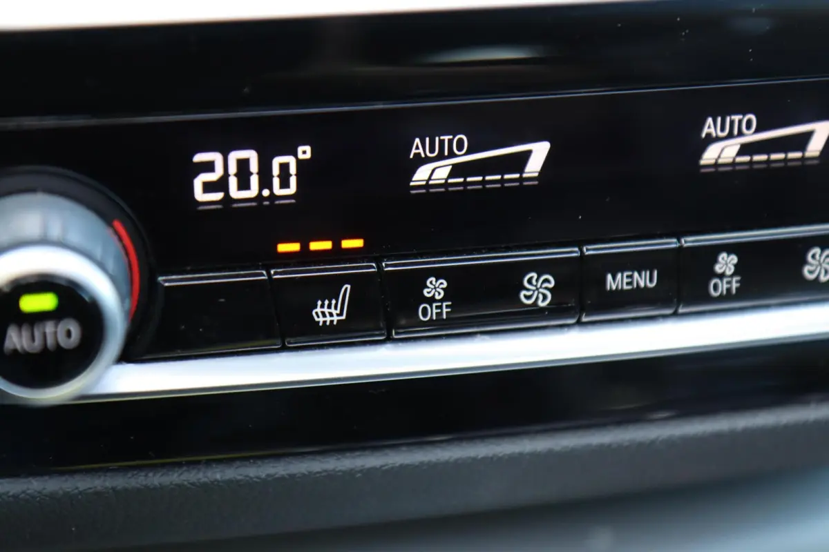 530i xDrive High Executive | PANO | HUD | ACC | 360° | ACHTERASBESTURING | DISPLAY KEY