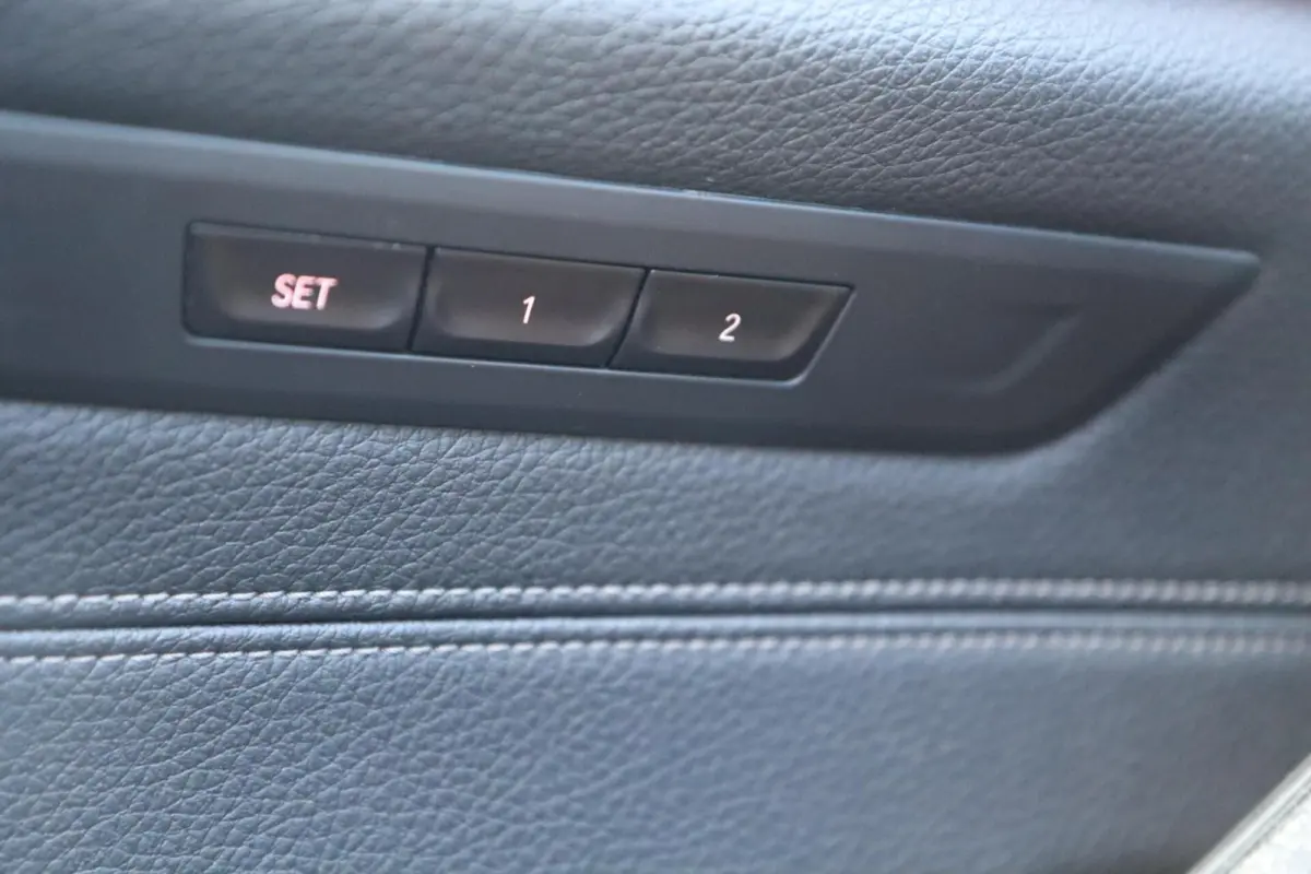 530i xDrive High Executive | PANO | HUD | ACC | 360° | ACHTERASBESTURING | DISPLAY KEY