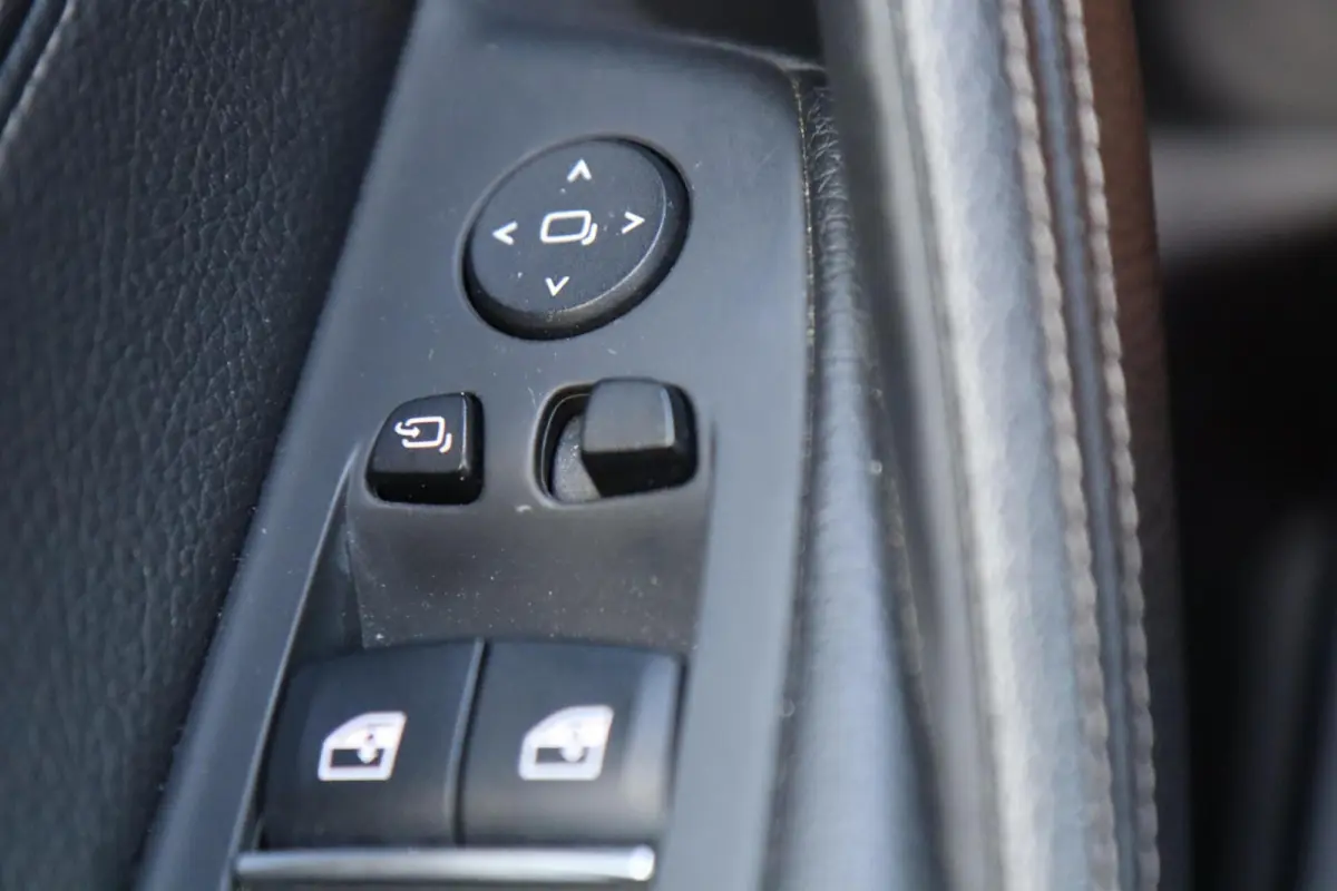 530i xDrive High Executive | PANO | HUD | ACC | 360° | ACHTERASBESTURING | DISPLAY KEY