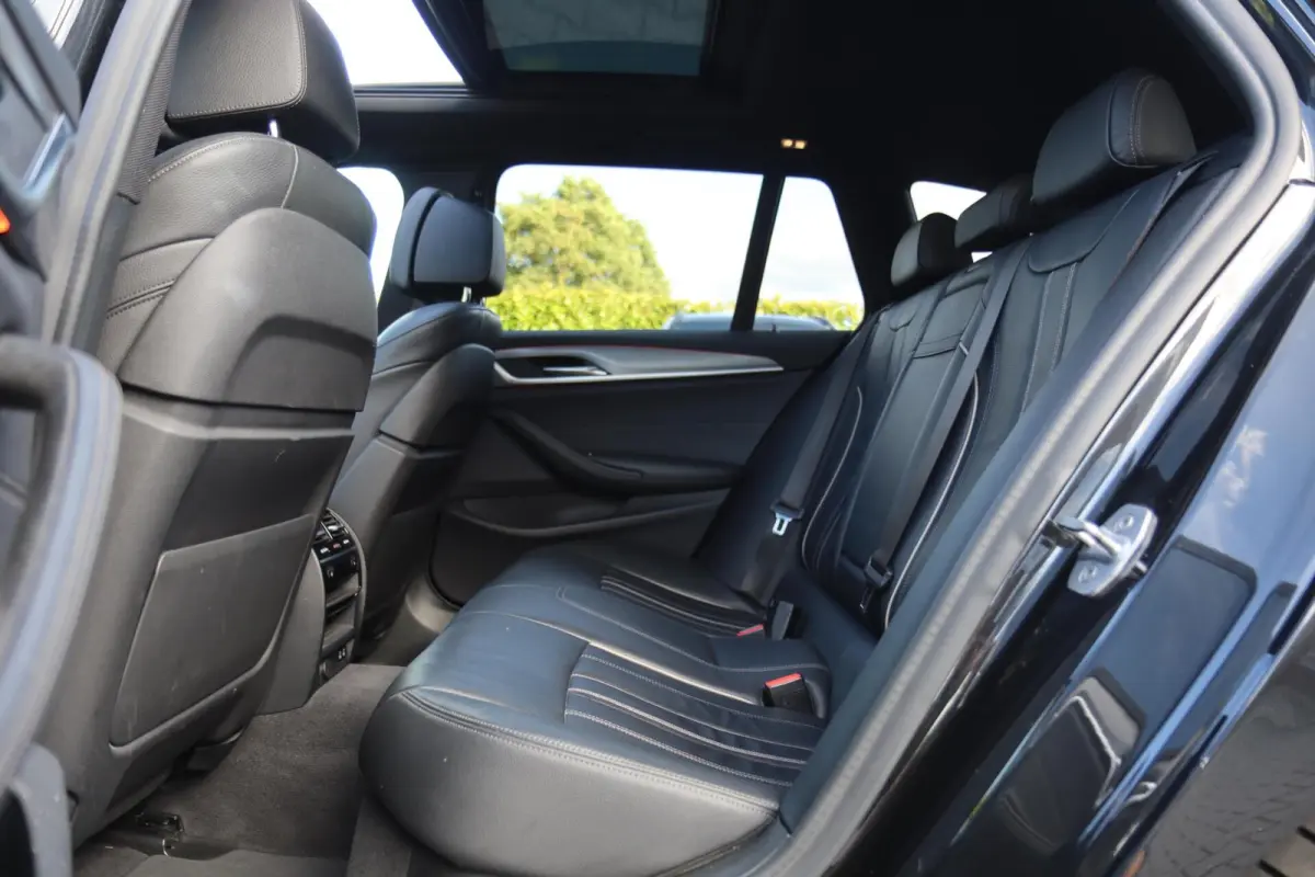 530i xDrive High Executive | PANO | HUD | ACC | 360° | ACHTERASBESTURING | DISPLAY KEY