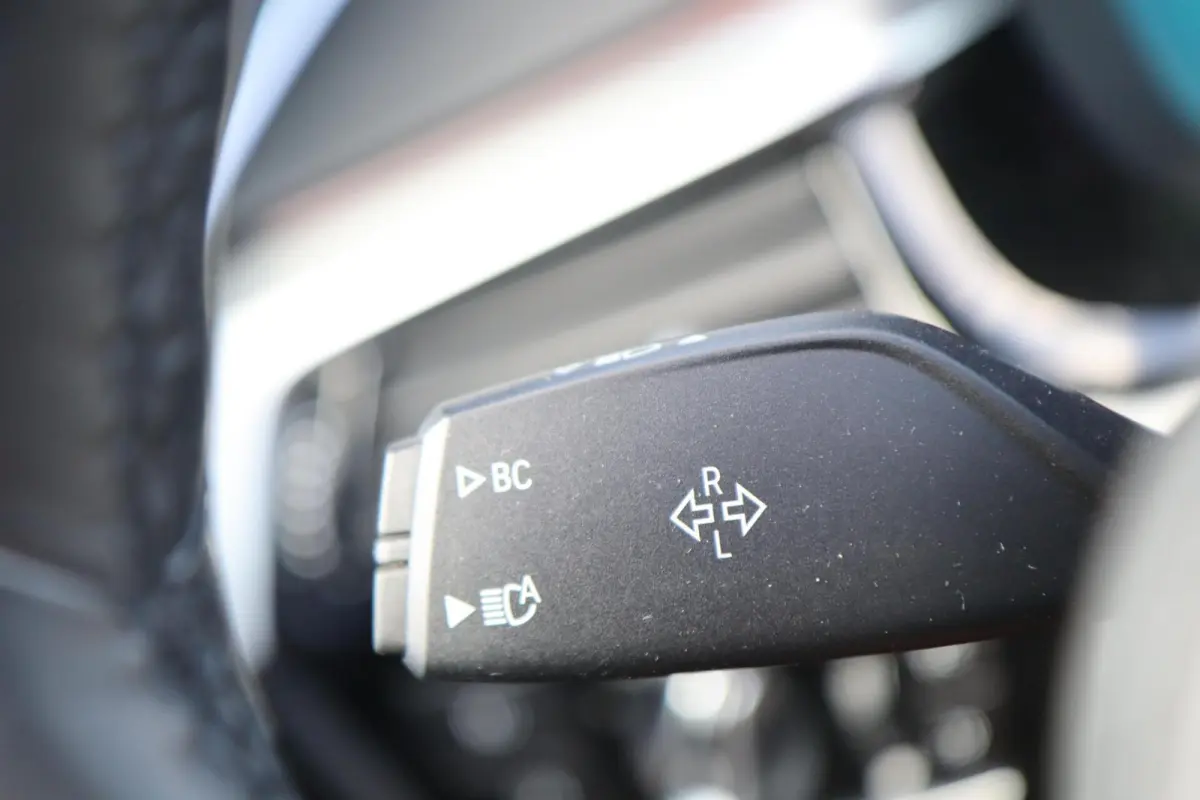 530i xDrive High Executive | PANO | HUD | ACC | 360° | ACHTERASBESTURING | DISPLAY KEY