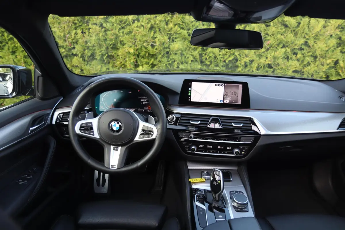 530i xDrive High Executive | PANO | HUD | ACC | 360° | ACHTERASBESTURING | DISPLAY KEY