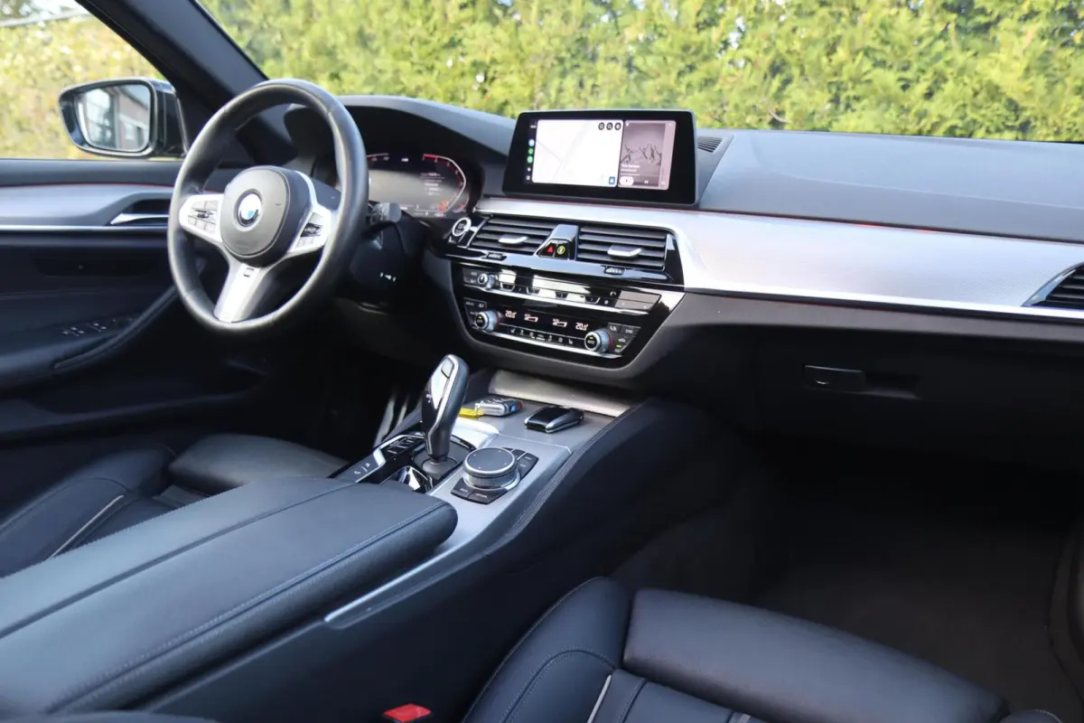 530i xDrive High Executive | PANO | HUD | ACC | 360° | ACHTERASBESTURING | DISPLAY KEY