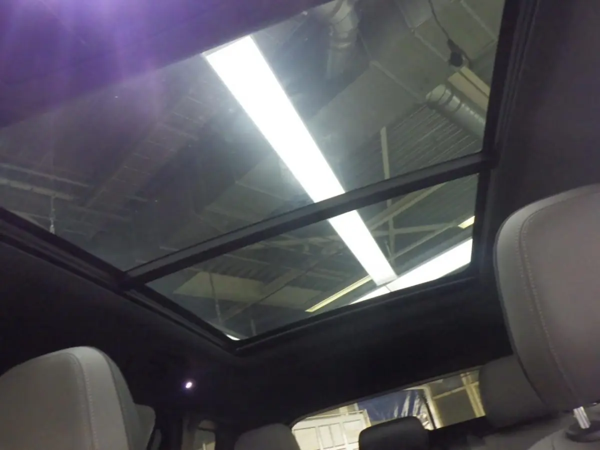 1.2 e-Hybrid First Edition | Tot 8 Jaar Garantie | Panoramadak | Elektrische Stoelverstelling | Elektrische Achterklep | Keyless | Camera | Stoel & Stuurverwarming |