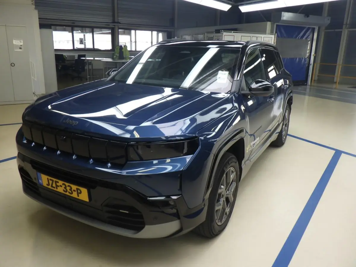 1.2 e-Hybrid First Edition | Tot 8 Jaar Garantie | Panoramadak | Elektrische Stoelverstelling | Elektrische Achterklep | Keyless | Camera | Stoel & Stuurverwarming |