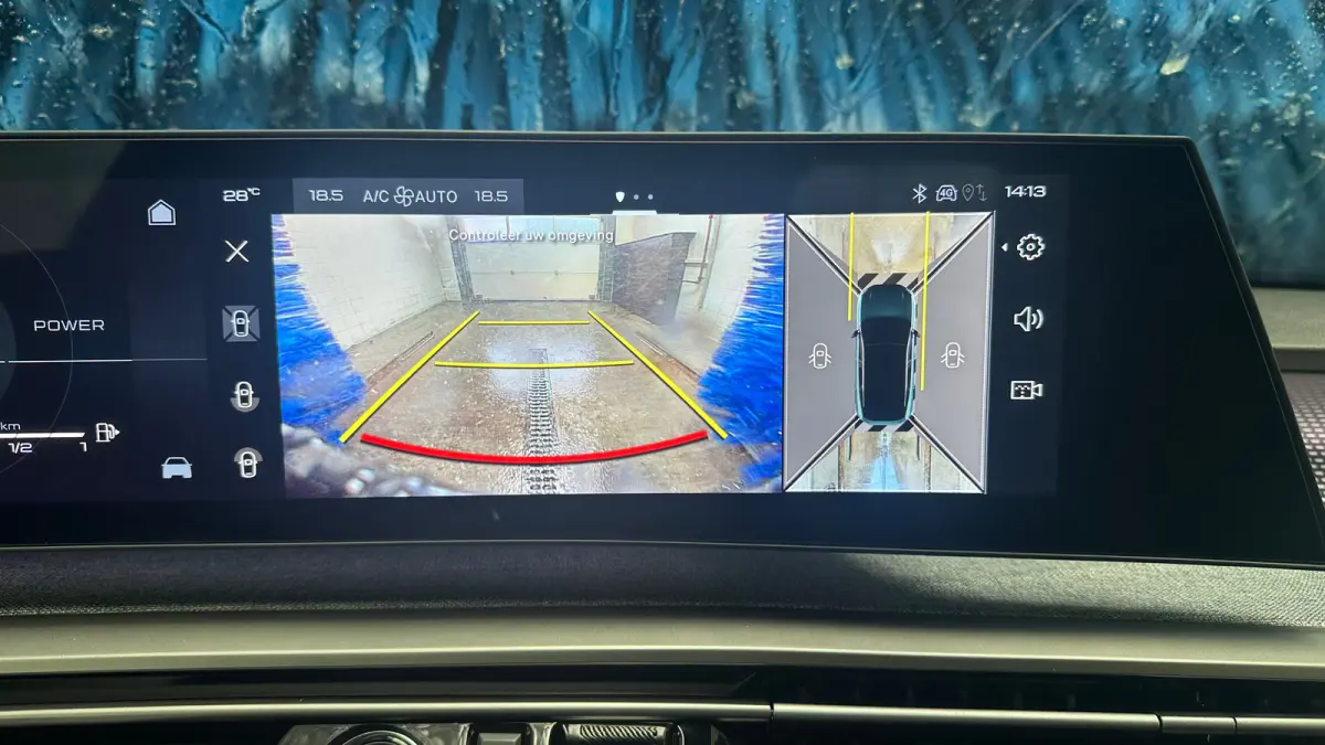 GT | Adaptieve cruise control met Stop&Go functie | Elektrische parkeerrem | Extra getinte achterste zijruiten en achterruit