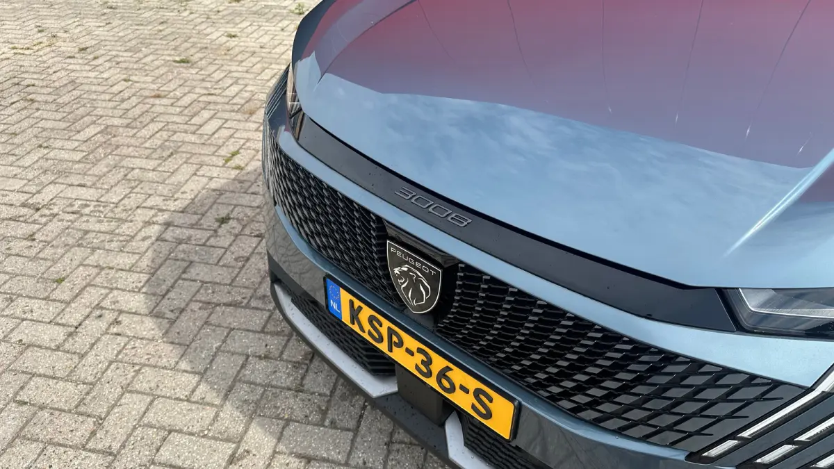 GT | Adaptieve cruise control met Stop&Go functie | Elektrische parkeerrem | Extra getinte achterste zijruiten en achterruit