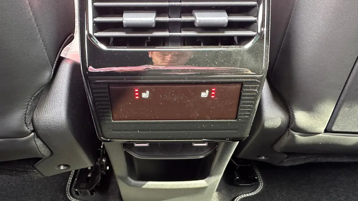 GT | Adaptieve cruise control met Stop&Go functie | Elektrische parkeerrem | Extra getinte achterste zijruiten en achterruit