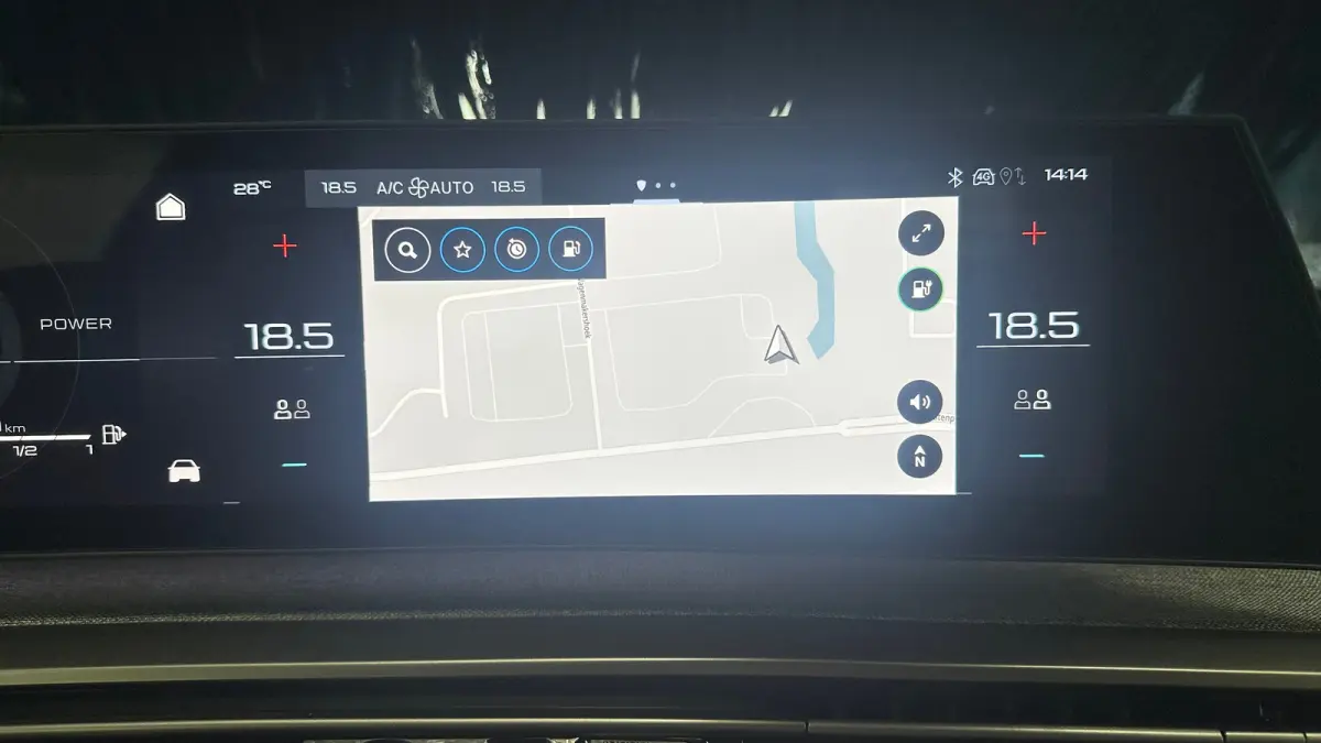 GT | Adaptieve cruise control met Stop&Go functie | Elektrische parkeerrem | Extra getinte achterste zijruiten en achterruit