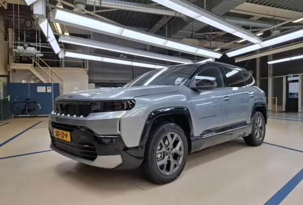 1.2 e-Hybrid Summit | Tot 8 Jaar Garantie | Panoramadak | Elektrische Stoelverstelling | Elektrische Achterklep | Keyless | Camera | Stoel & Stuurverwarming | Focal Sound |