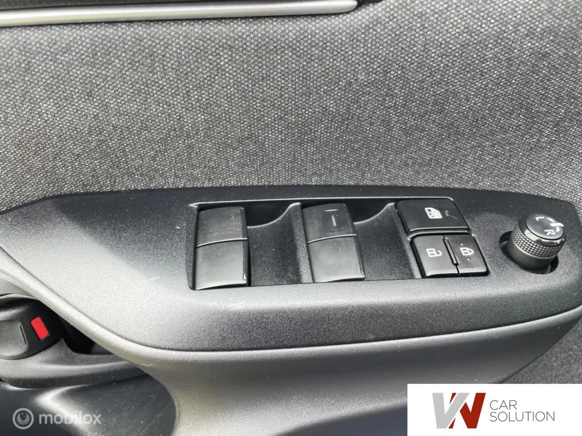 1.5 Hybrid Business Plus NL AUTO 1ste EIG CARPLAY
