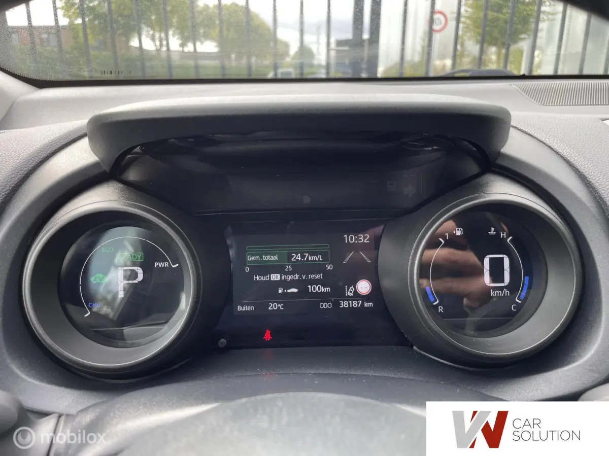 1.5 Hybrid Business Plus NL AUTO 1ste EIG CARPLAY