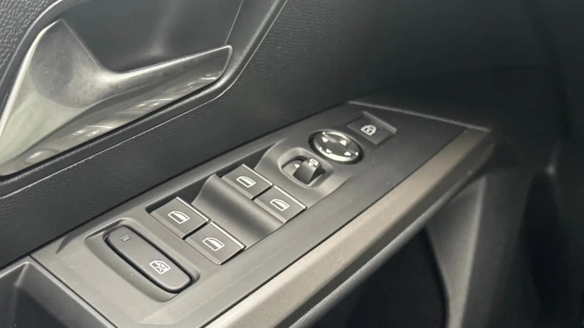 1.2 HYBRID 145PK 7-ZITS GT AUTOMAAT / NAVI / LEDER / CLIMA / FULL-LED / 19" LMV / KEYLESS / CAMERA / ADAPT. CRUISECONTROL / WINTERPAKKET / NIEUWSTAAT !!