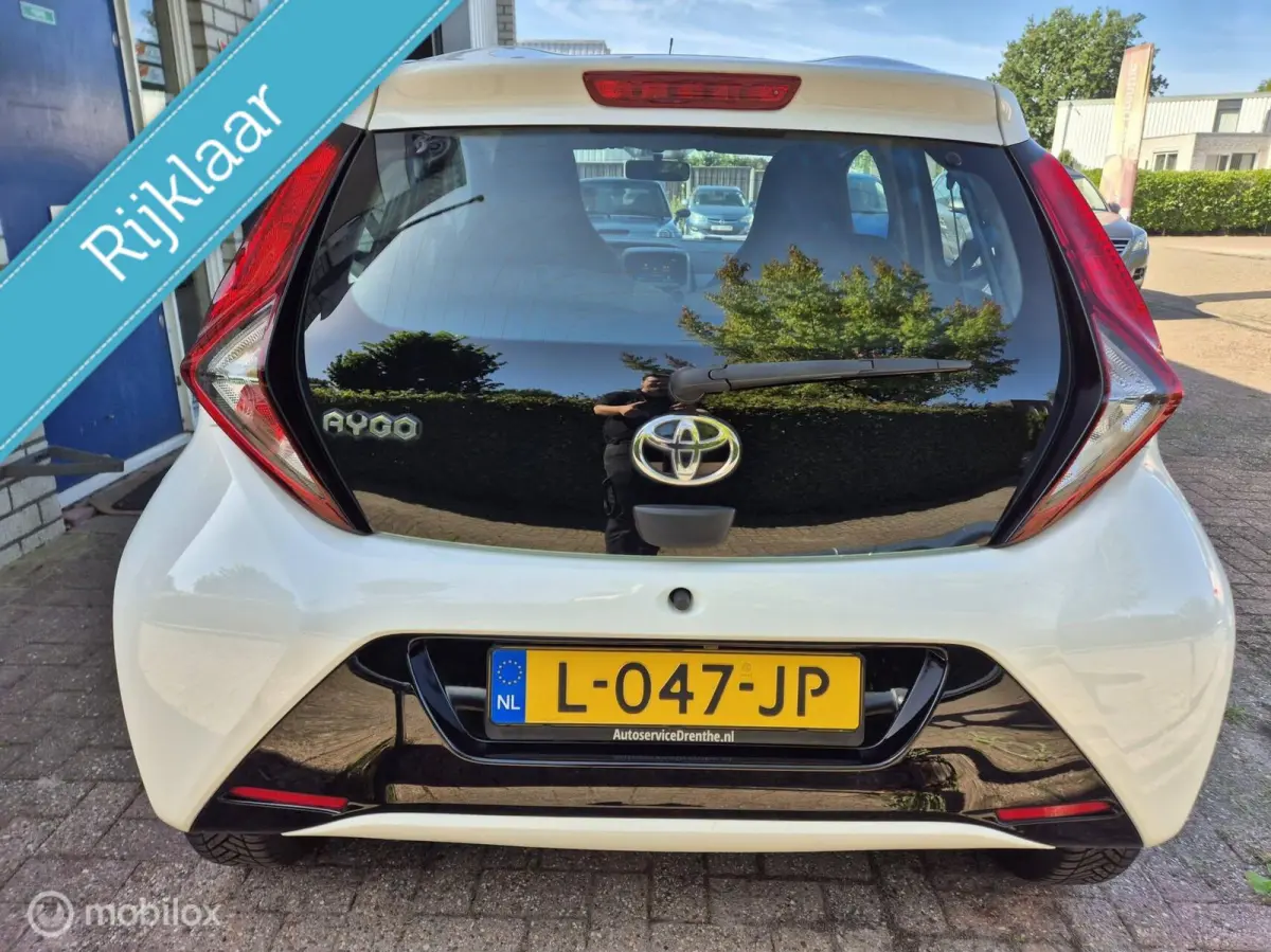 1.0 VVT-i 5drs Carplay/Camera/Cruise/Airco/LED!